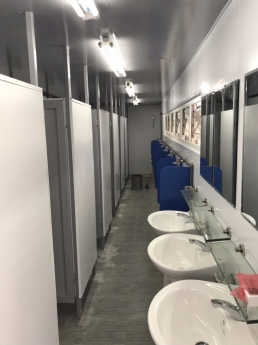 Container toilet mới