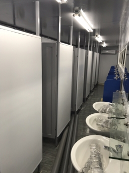Container toilet mới