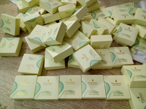 Bộ amenities ép nhũ, amenities cao cấp khách sạn