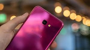 Samsung Galaxy J4 Plus giá siêu rẻ chỉ 3tr290k