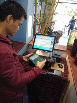 Lắp đặt máy tính tiền 2 màn hình cảm ứng trên toàn quốc