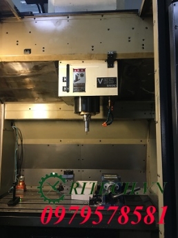 CHUYÊN SỬA NHANH CHÓNG MÁY PHAY CNC MAKINO V55 LỖI BỘ LÀM MÁT TRỤC CHÍNH TẠI KCN QUANG MINH