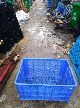 Xe nâng mặt bàn ,thùng phi nhựa,thùng rác đà nẵng