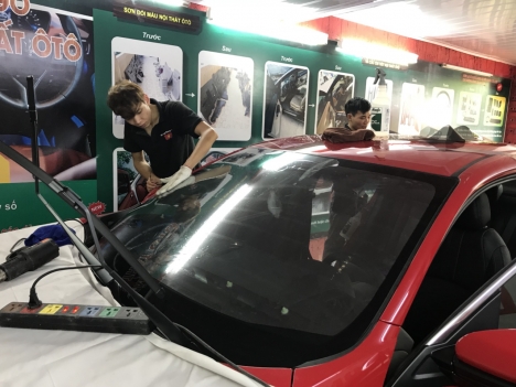 Phương Đông Auto dán phim cách nhiệt dòng xe BMW