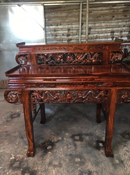 Bàn thờ gia tiên, bàn thờ gỗ muồng giá rẻ chất lương cao