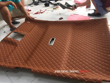 Dán trần da độ ô tô màu vàng đất đẹp chất