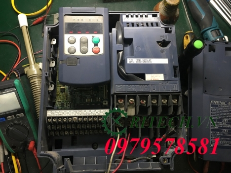 Sửa nhanh chóng biến tần Fuji mega lỗi run là bị 4 dấu gạch ngang không chạy