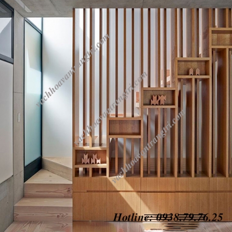 Kết hợp vách ngăn cầu thang đẹp với lam gỗ trang trí bằng gỗ MDF