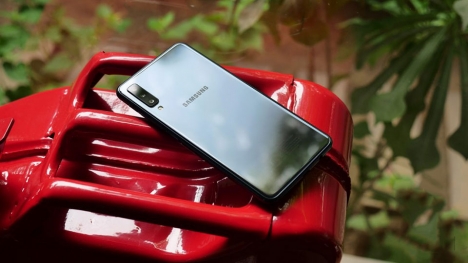 Samsung Galaxy A7 2018 không cần trả tiền trước