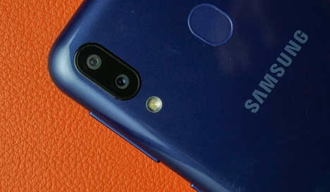 Bình dương bán Samsung Galaxy M20 chỉ 4.690k - trả góp 0% lãi suất