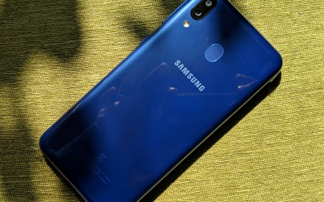 Bình dương bán Samsung Galaxy M20 chỉ 4.690k - trả góp 0% lãi suất