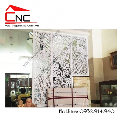 Mẫu vách ngăn che cầu thang và phòng khách tại Chung cư