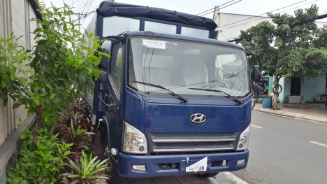 Xe tải HyunDai 7t3 thùng mui bạt dài 6m2 Ga  cơ.
