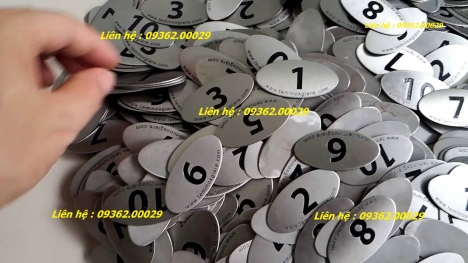 Biển số bàn mica- Nhận làm thẻ số để bàn theo yêu cầu