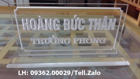 3 loại biển chức danh, kệ chức danh được sử dụng nhiều năm 2018