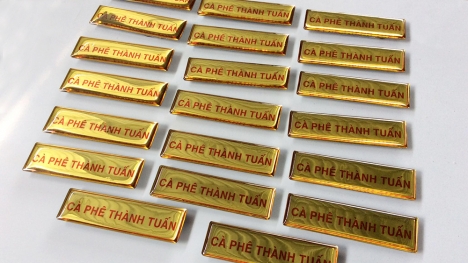 Sản xuất các mẫu thẻ tên nhân viên theo yêu cầu lấy nhanh giá rẻ