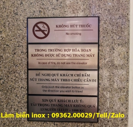 Biển hướng dẫn sử dụng thang máy bằng mica, inox