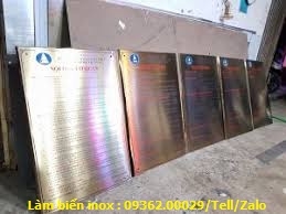 Biển hướng dẫn sử dụng thang máy bằng mica, inox