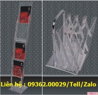 Kệ mica, kệ tài liệu, kệ đựng tờ rơi bằng mica để đất