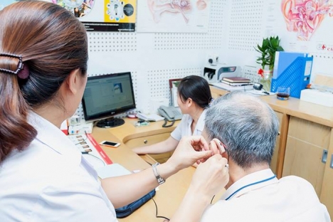 ĐO KHÁM VÀ HỖ TRỢ CAN THIỆP NGHE KÉM