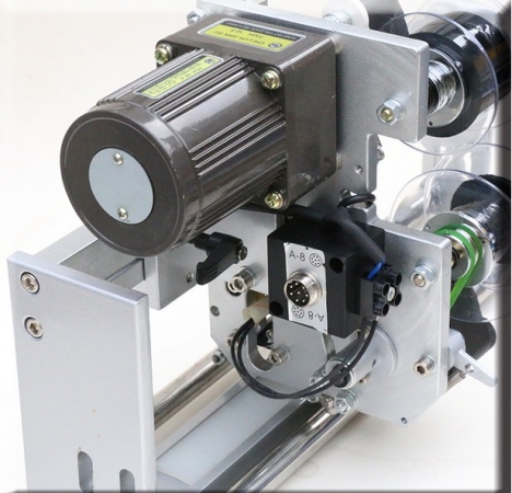 Máy indate gắn trên máy đóng gói nằm