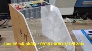 Làm kệ mỹ phẩm mica lấy luôn trong ngày giá rẻ