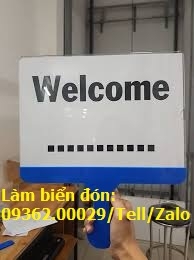 Bán các loại biển đón sân bay, biển cầm tay đón khách có sẵn