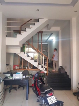 Mặt tiền 15 DƯơng Đức hiền đúc 3,5 tấm dt 4x17