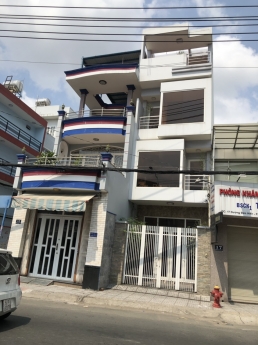 Mặt tiền 15 DƯơng Đức hiền đúc 3,5 tấm dt 4x17