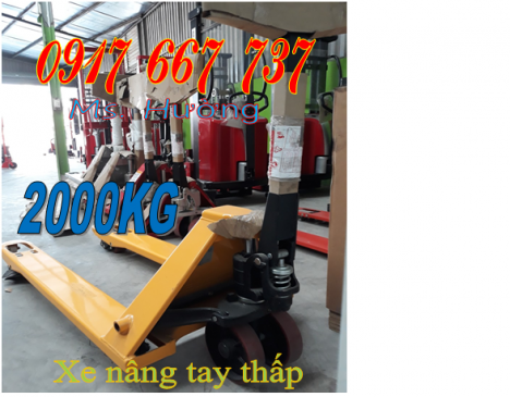 Mua xe nâng tay thấp 2500kg 3000kg giá rẻ tại Bình Dương 0917 667 737
