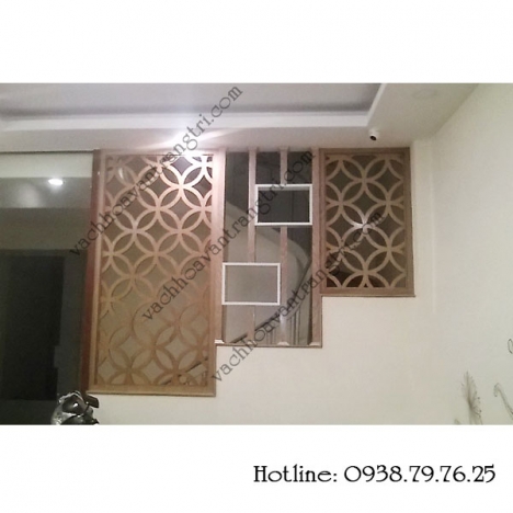 Thay đổi tầm mắt với vách ngăn phòng khách và cầu thang
