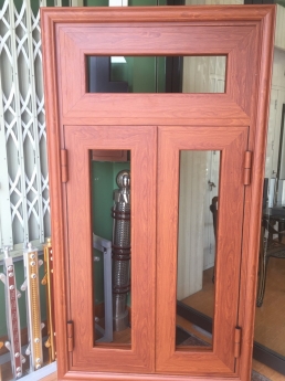 Cửa nhôm đẹp màu vân gỗ