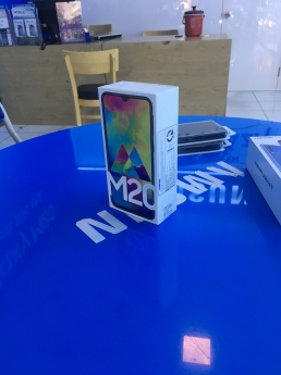 Bán Samsung M20 pin khủng giá 3,990k trả góp 0đ tại Dĩ An