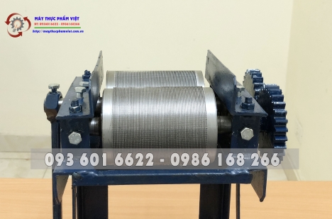 Máy cắt bì heo lợn bằng tay giá rẻ.