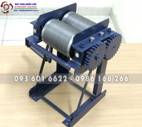 Máy cắt bì heo lợn bằng tay giá rẻ.