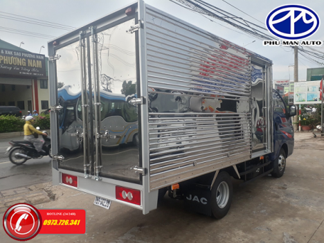Xe tải JAC 1t5 động cơ dầu tiết kiệm nguyên liệu.