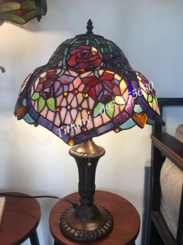 Đèn Tiffany Hoa Hồng Châu Âu
