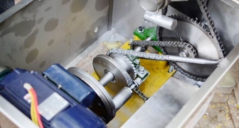 Máy buộc chỉ xúc xích dùng điện 157