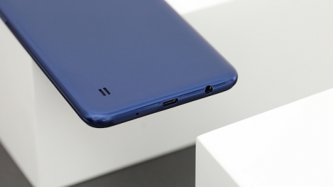 Samsung Galaxy A10 - Giá rẻ không tưởng