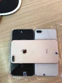 iPhone 8Plus 64G 10,990k trả góp 40k/ngày tại Q5