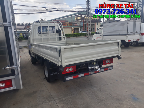 Xe tải JAC 1t25 thùng dài 3m2 giá cạnh tranh.