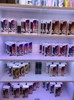 Samsung A30 32G đủ màu 4,590k góp 0% tại Q5