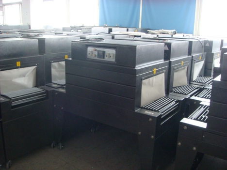 Máy đóng gói màng co 400x200 hàng công ty