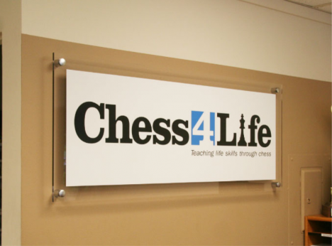 Bảng Hiệu Kính Văn Phòng