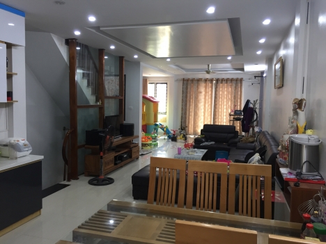 Bán nhà Hoàng mai, DT 80m2, 5 tầng, MT 6,5m. 6.8 tỷ
