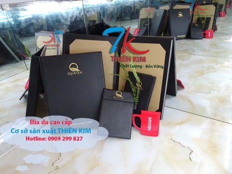 Xưởng sản xuất bìa sổ menu, nơi in quyển menu bọc da, làm bìa menu bằng da, in quyển menu trên da,