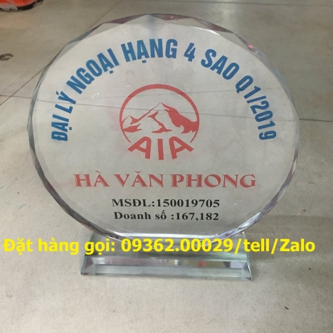 Nhận gia công cup lưu niệm,kỉ niệm chương làm quà tặng
