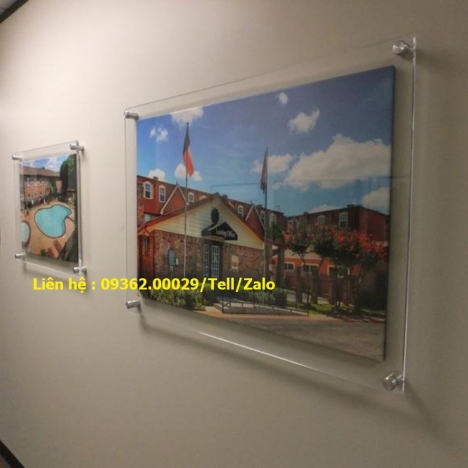 Những mẫu khung mica treo tường sử dụng nhiều