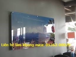 Những mẫu khung mica treo tường sử dụng nhiều