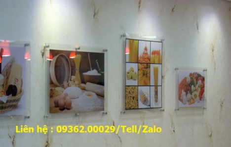 Những mẫu khung mica treo tường sử dụng nhiều